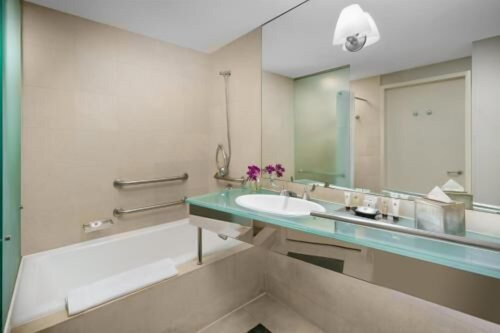 Bagno | Doccia, set di cortesia gratuito, asciugacapelli, accappatoio