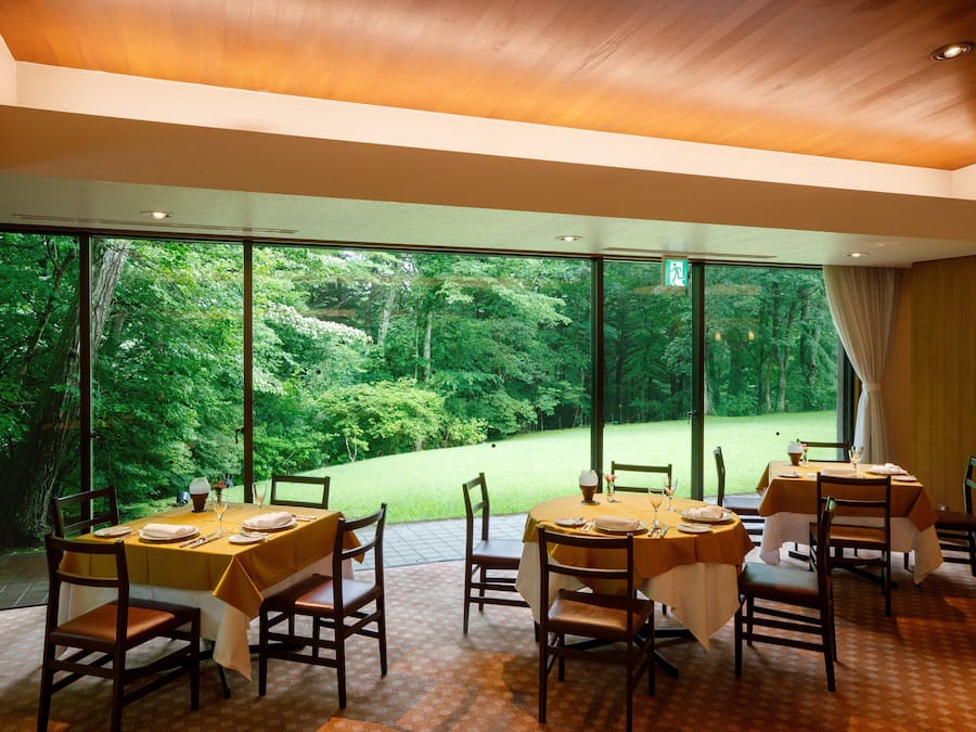 Breakfast, lunch and dinner served