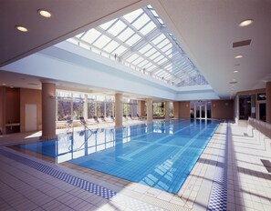 Piscine intérieure