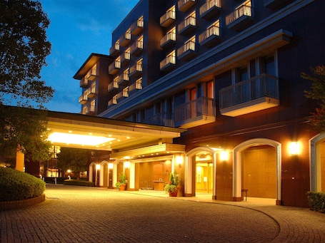 Exterior. Okura Akademia Park Hotel