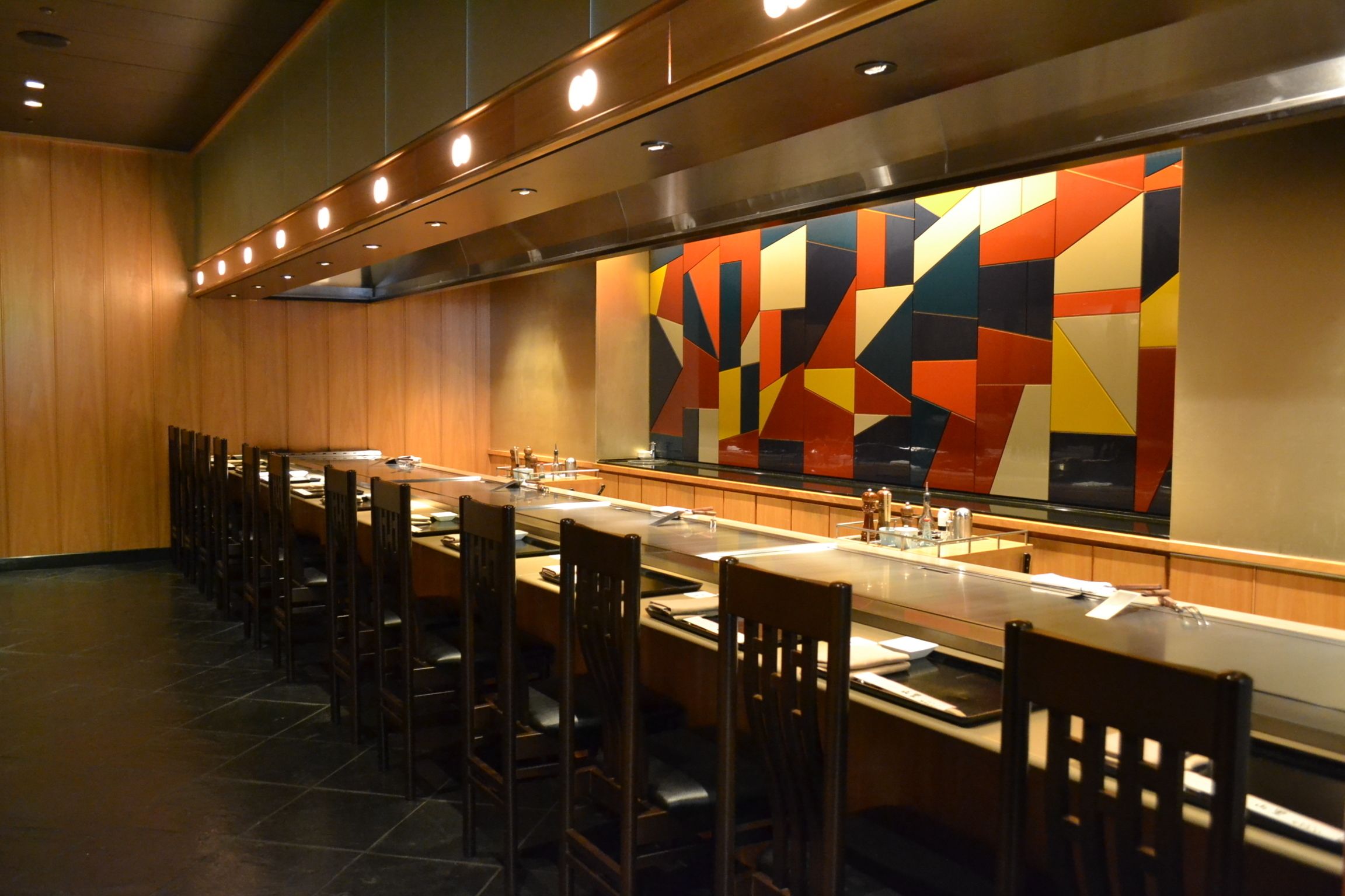 4 restaurants, lunch, dinner served; chinese cuisine