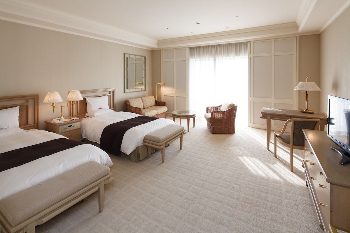 In-room safe, desk, free WiFi, bed sheets