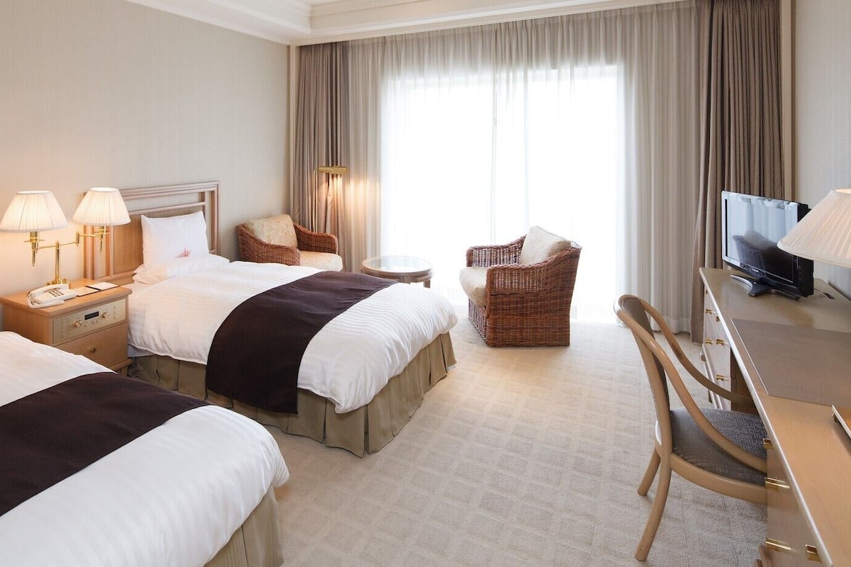 In-room safe, desk, free WiFi, bed sheets