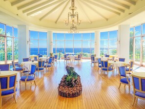 Här finns 4 restauranger som serverar frukost.