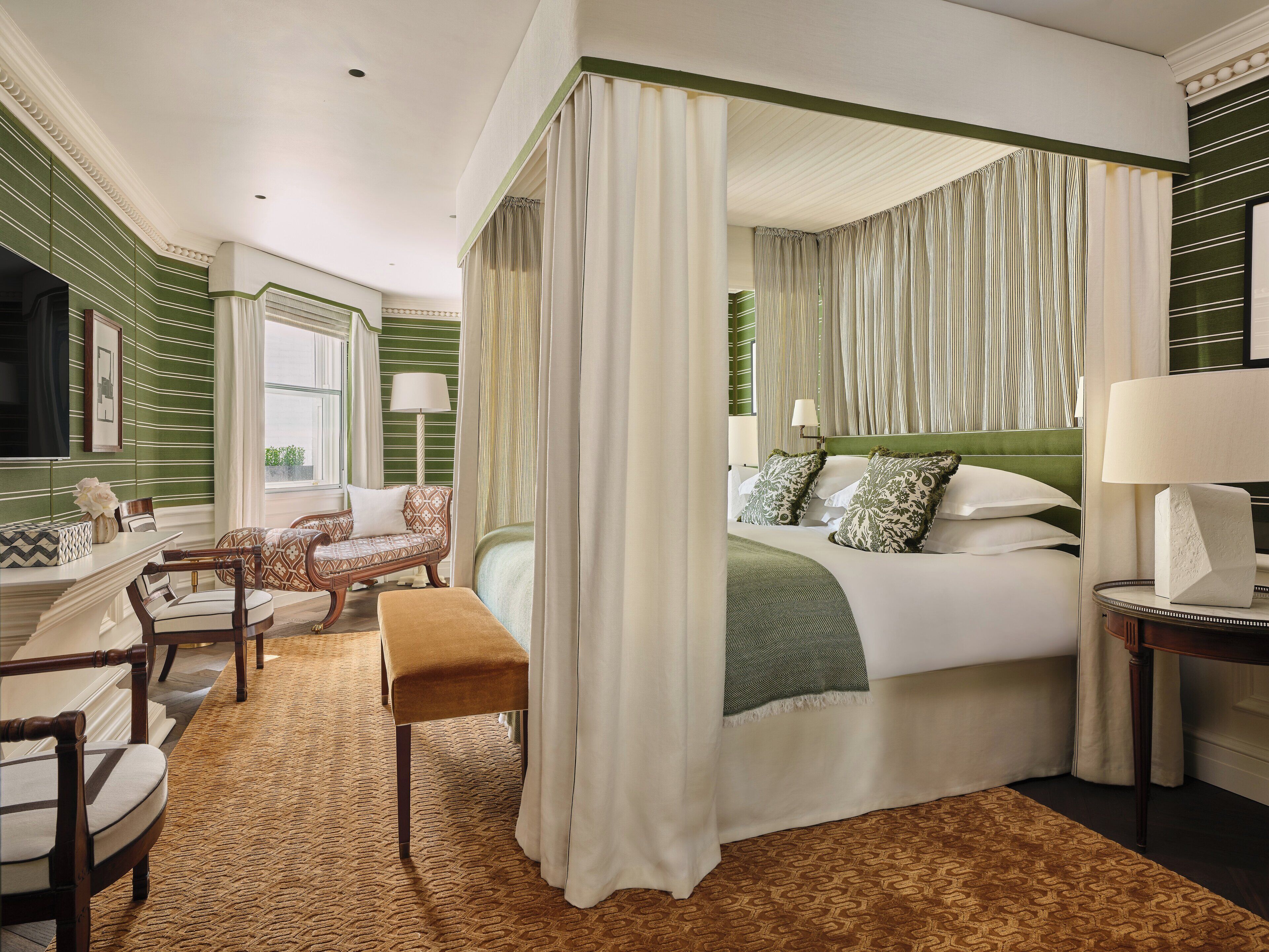 스위트 (Clementi) | 이집트산 면 시트, 고급 침구, 오리/거위털 이불, 셀렉트 컴포트 침대