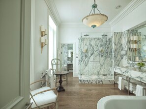 Suite (Kipling) | Bathroom - Brown's Hotel, a Rocco Forte Hotel (London)