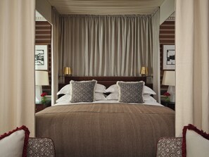 Suite (Clara Dow)