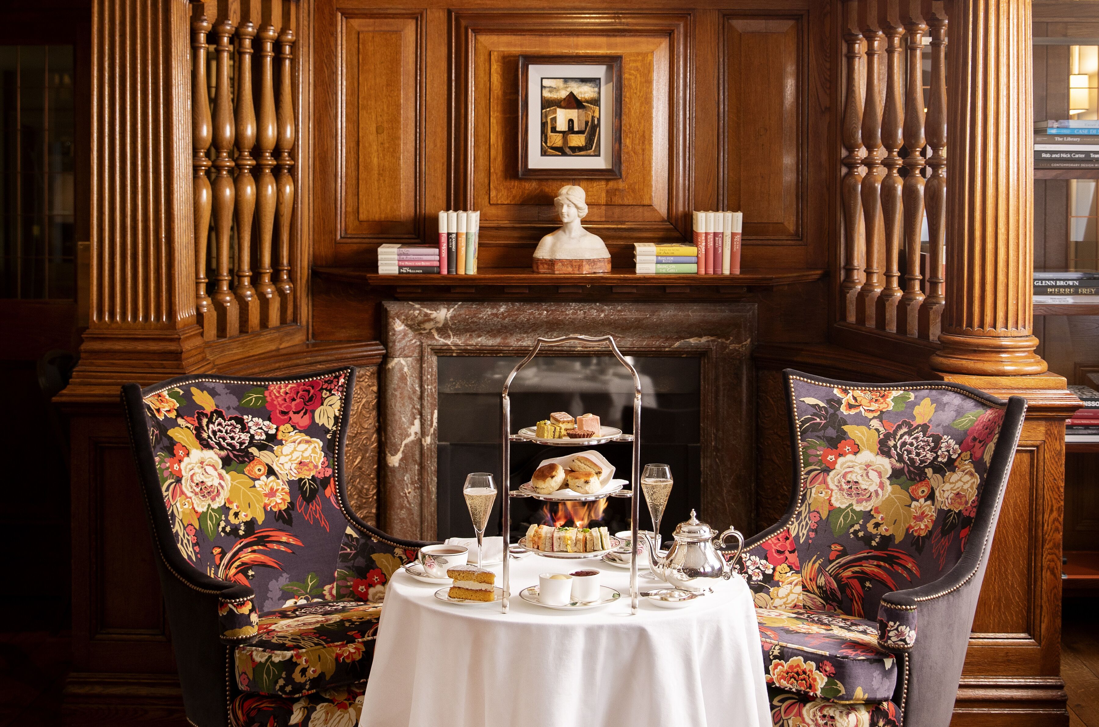 2 restaurants, breakfast, lunch, dinner served; italian cuisine