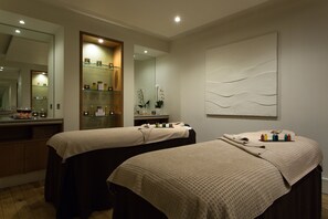 Couples treatment rooms, body treatments, aromatherapy