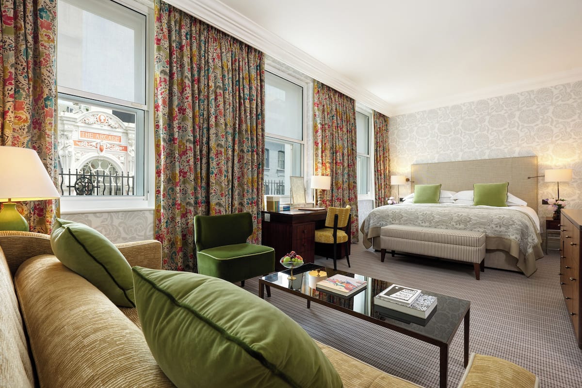 Deluxe Room | 1 bedroom, Egyptian cotton sheets, premium bedding, down comforters