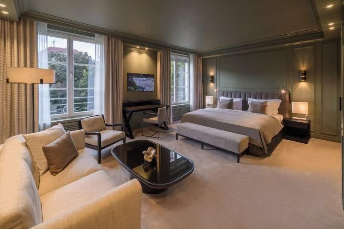 Ropa de cama de alta calidad, edredón y minibar