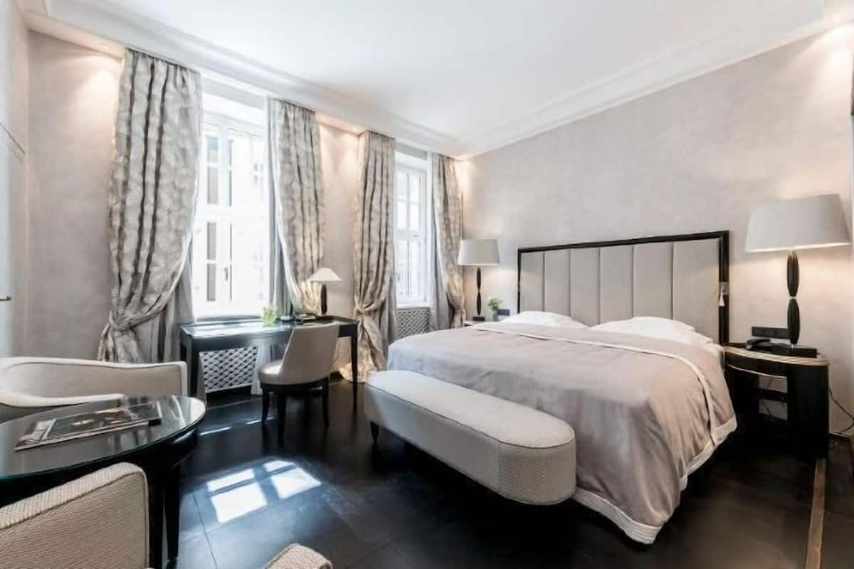 Premium bedding, down duvets, minibar, in-room safe