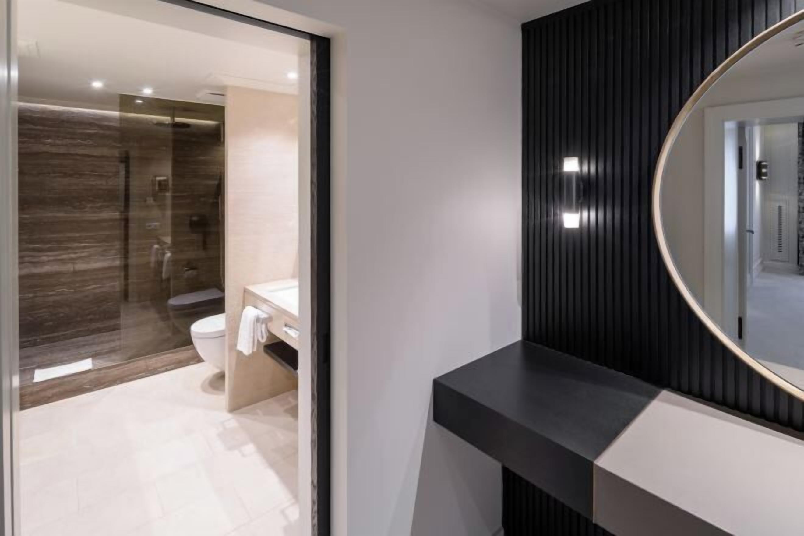 Bañera con ducha, cabezal de ducha tipo lluvia