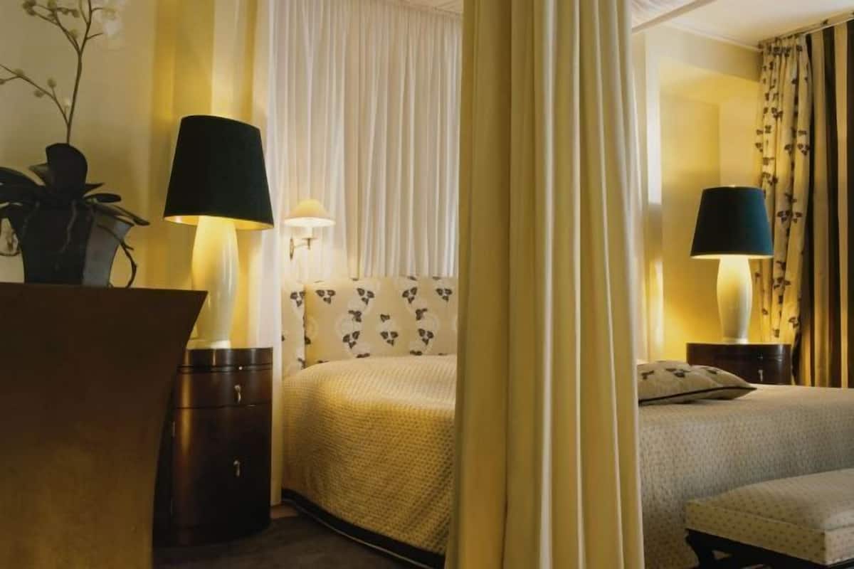 Hochwertige Bettwaren, Daunenbettdecken, Minibar, Zimmersafe