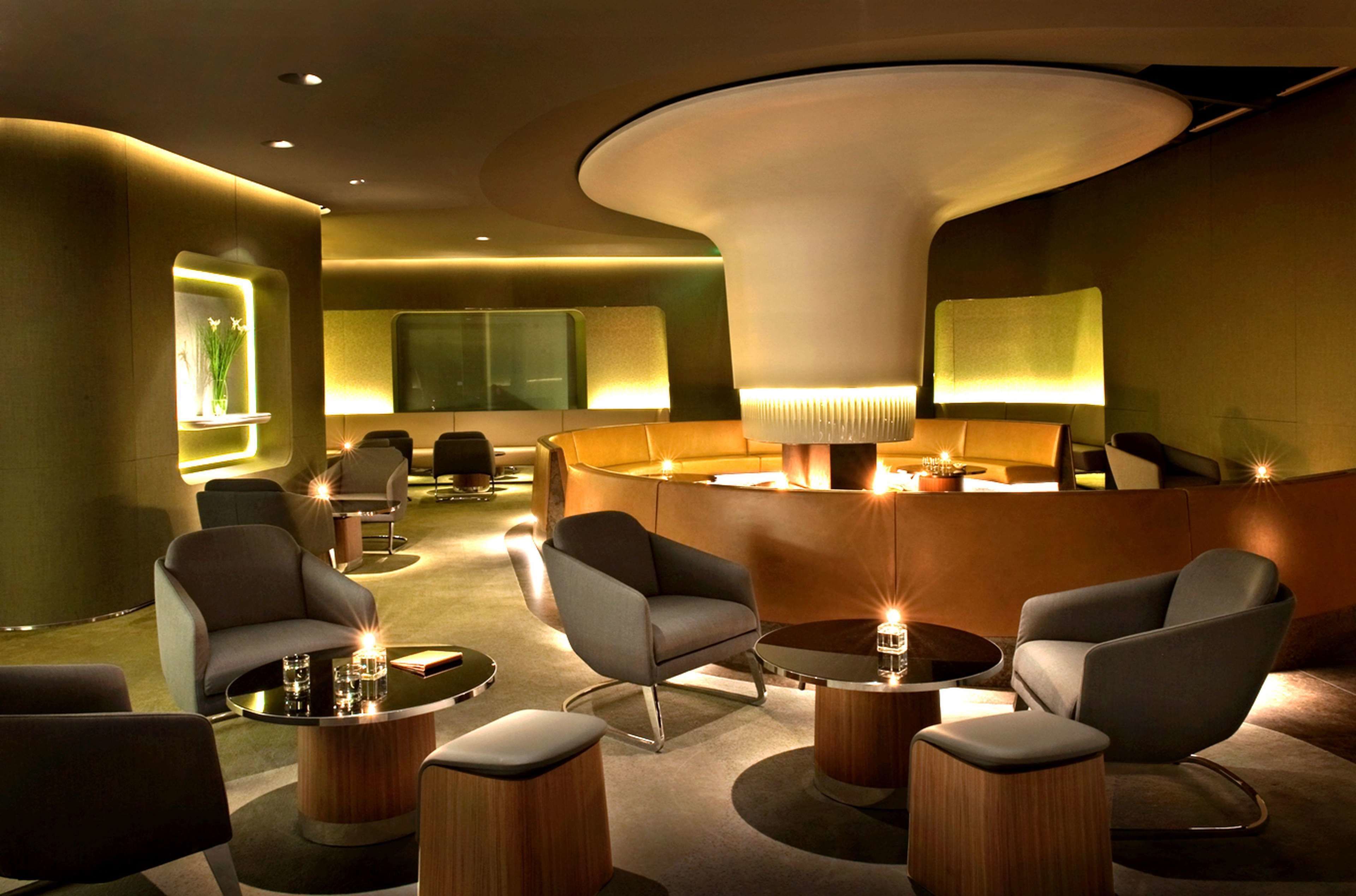 5 restaurants, breakfast, lunch, dinner served; modern european cuisine