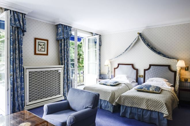 Premium bedding, down duvets, minibar, in-room safe