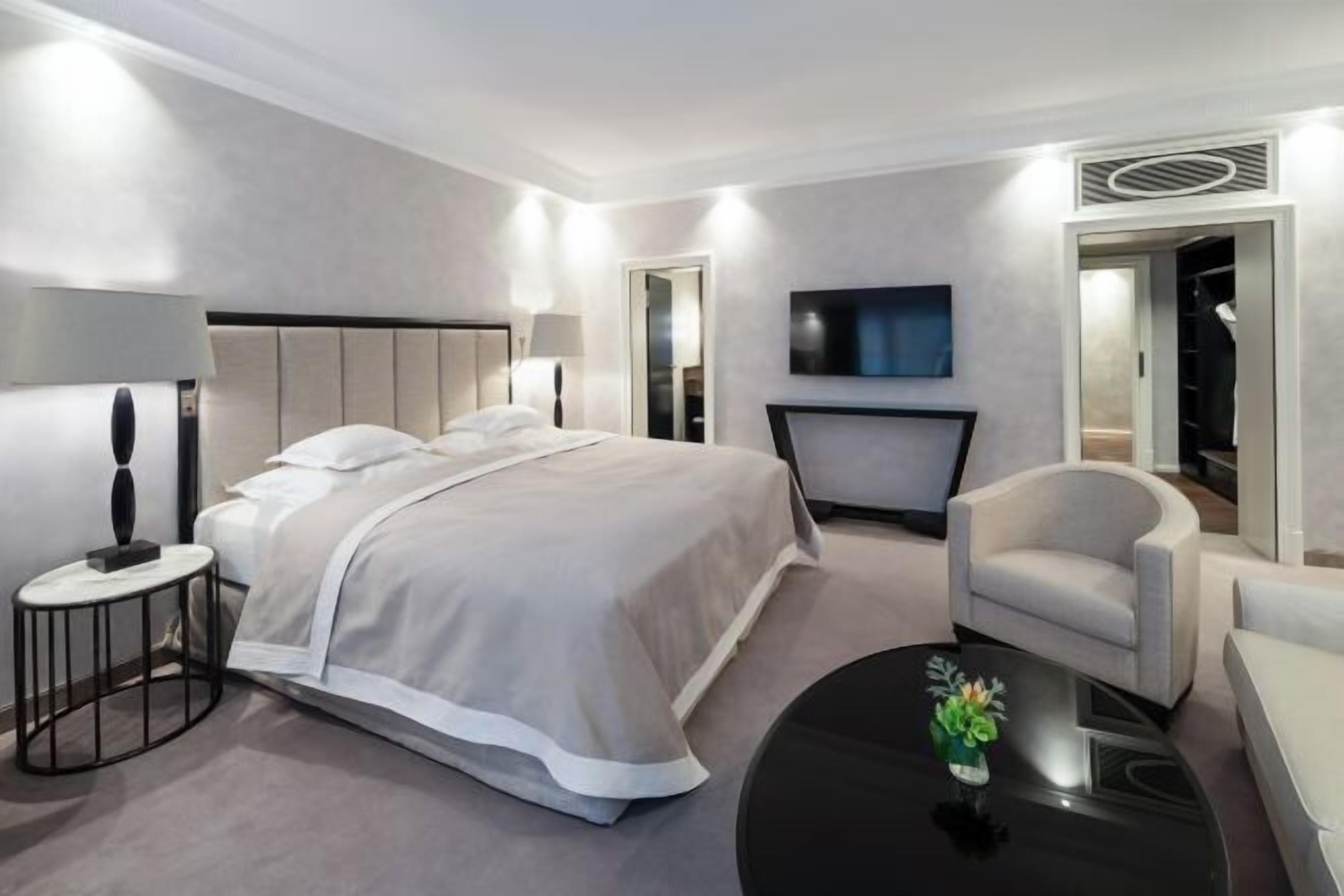 Hochwertige Bettwaren, Daunenbettdecken, Minibar, Zimmersafe