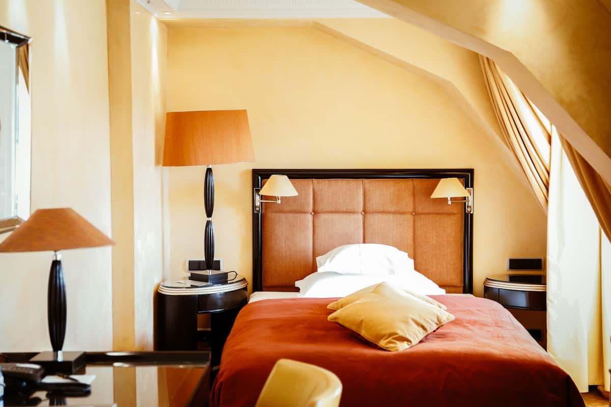 Literie de qualité supérieure, couette en duvet d'oie, minibar