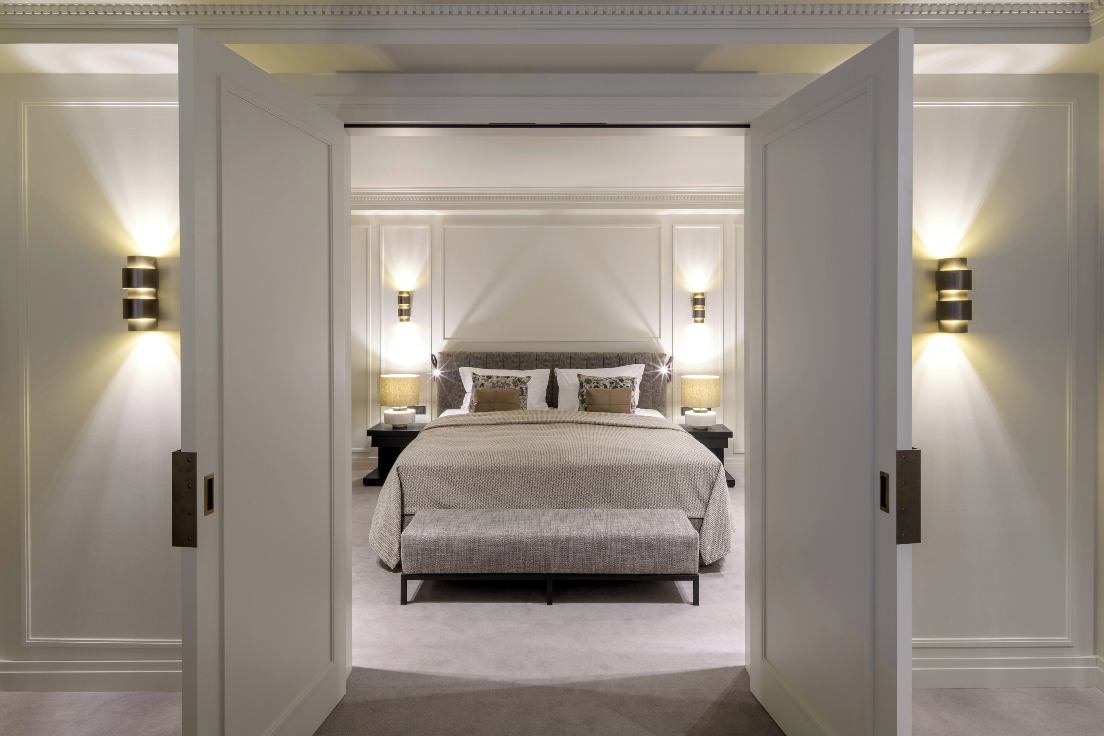 Premium bedding, down comforters, minibar, in-room safe
