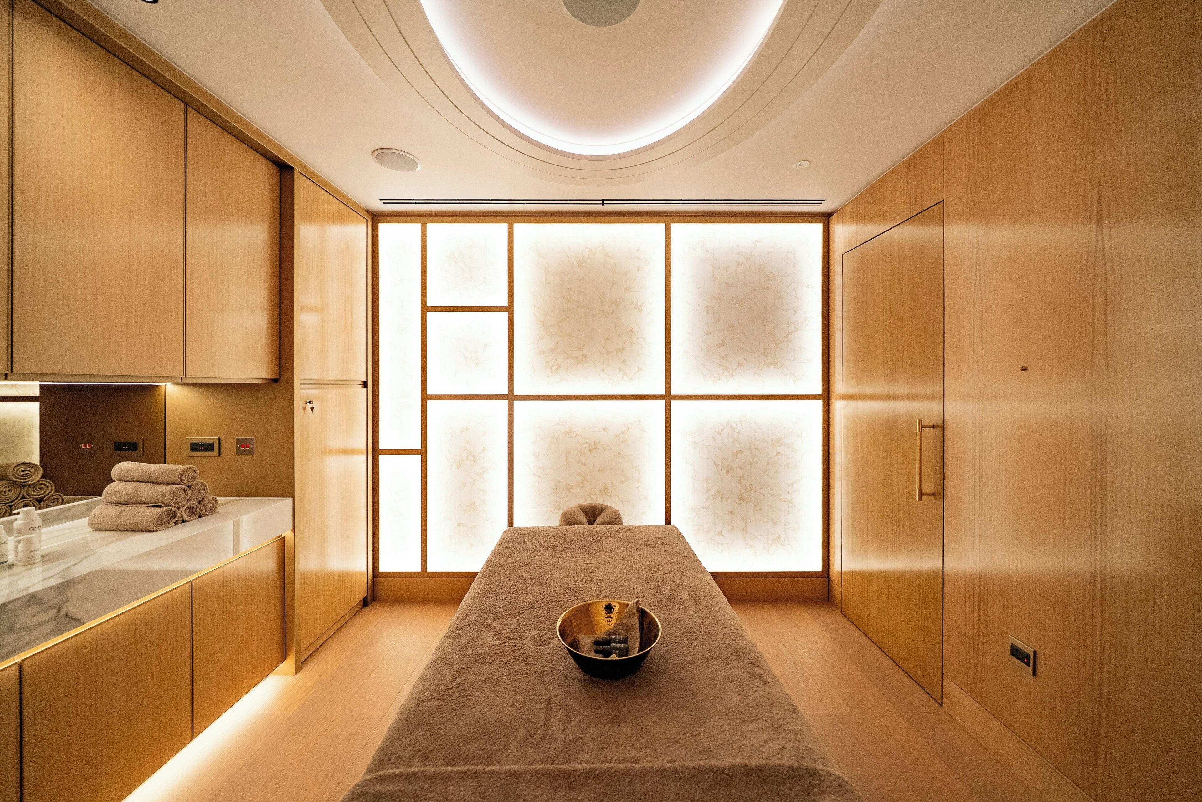 Couples treatment room(s), steam room, body treatments, aromatherapy