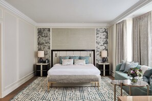 Hypoallergeen beddengoed, een minibar, een kluis op de kamer, een bureau