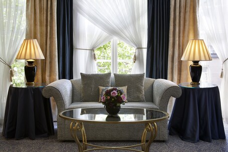 The Landmark London - view 2