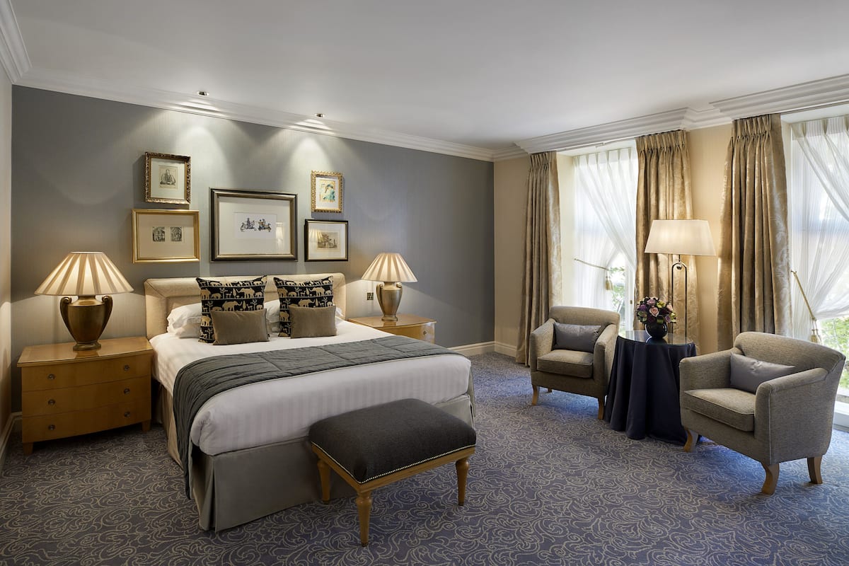 Ropa de cama hipoalergénica y minibar