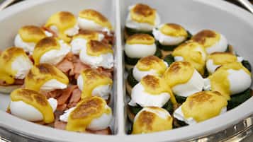 Daily cooked-to-order breakfast for a fee