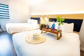 Remodeled 2 Double Beds | 1 غرفة نوم وخزنة داخل الغرفة ومكتب ومساحة عمل للكمبيوتر المحمول