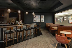 2 bares, pub