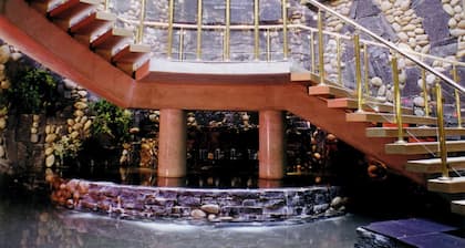 Four Points by Sheraton Edmonton South