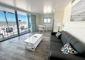 Suite with Two Doubles, Beachfront, Balcony | Individually decorated, laptop workspace, iron/ironing board, free WiFi