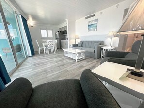 Living area - Lani Kai Beachfront Resort (Fort Myers Beach)