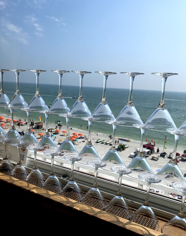 3 restaurantes; se sirve desayuno, almuerzo y cena; cocina italiana