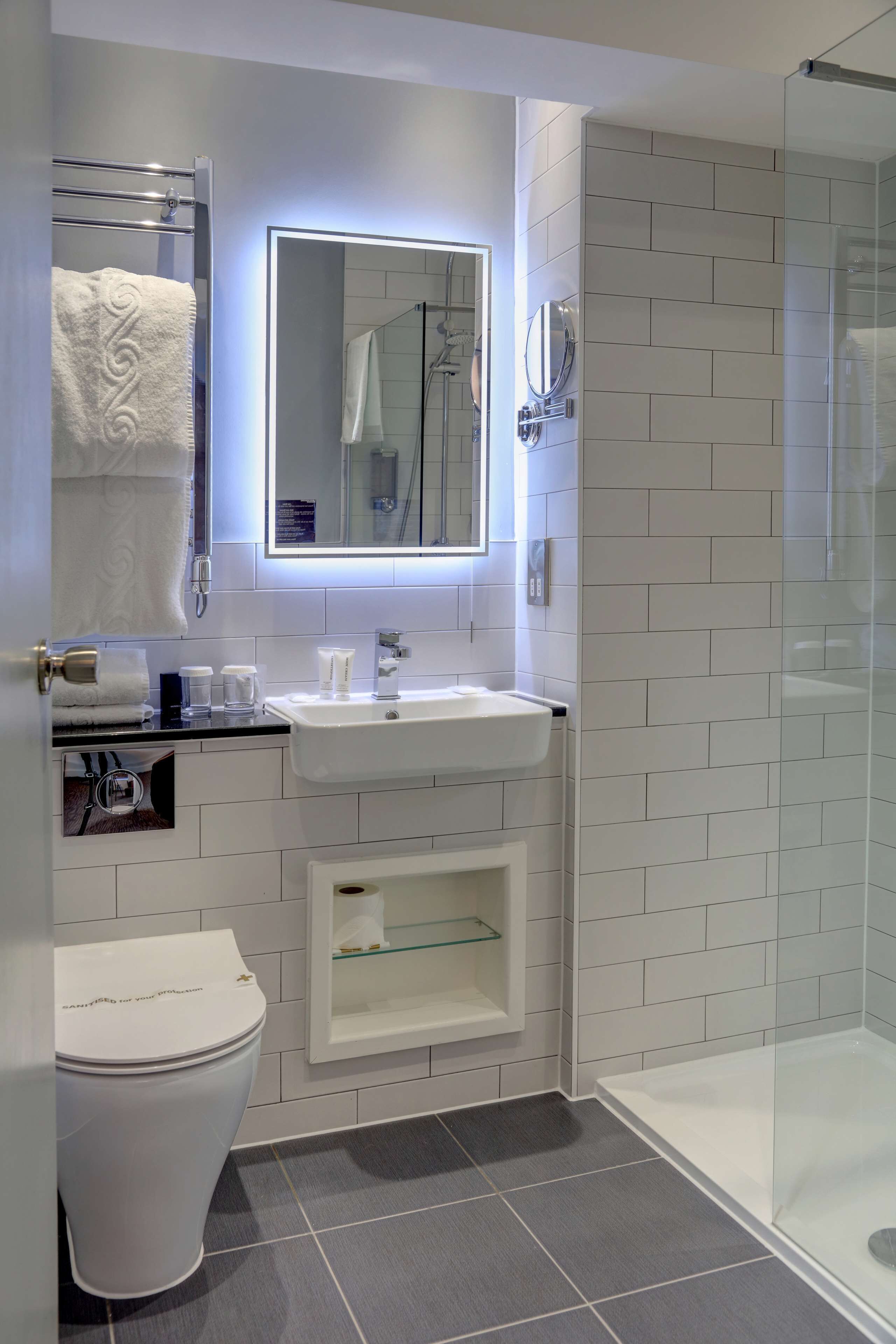 1 bedroom, in-room safe, desk, soundproofing