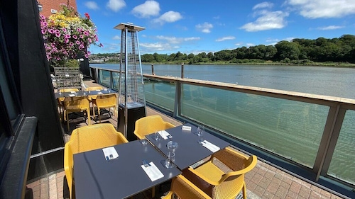 Waterford Marina Hotel