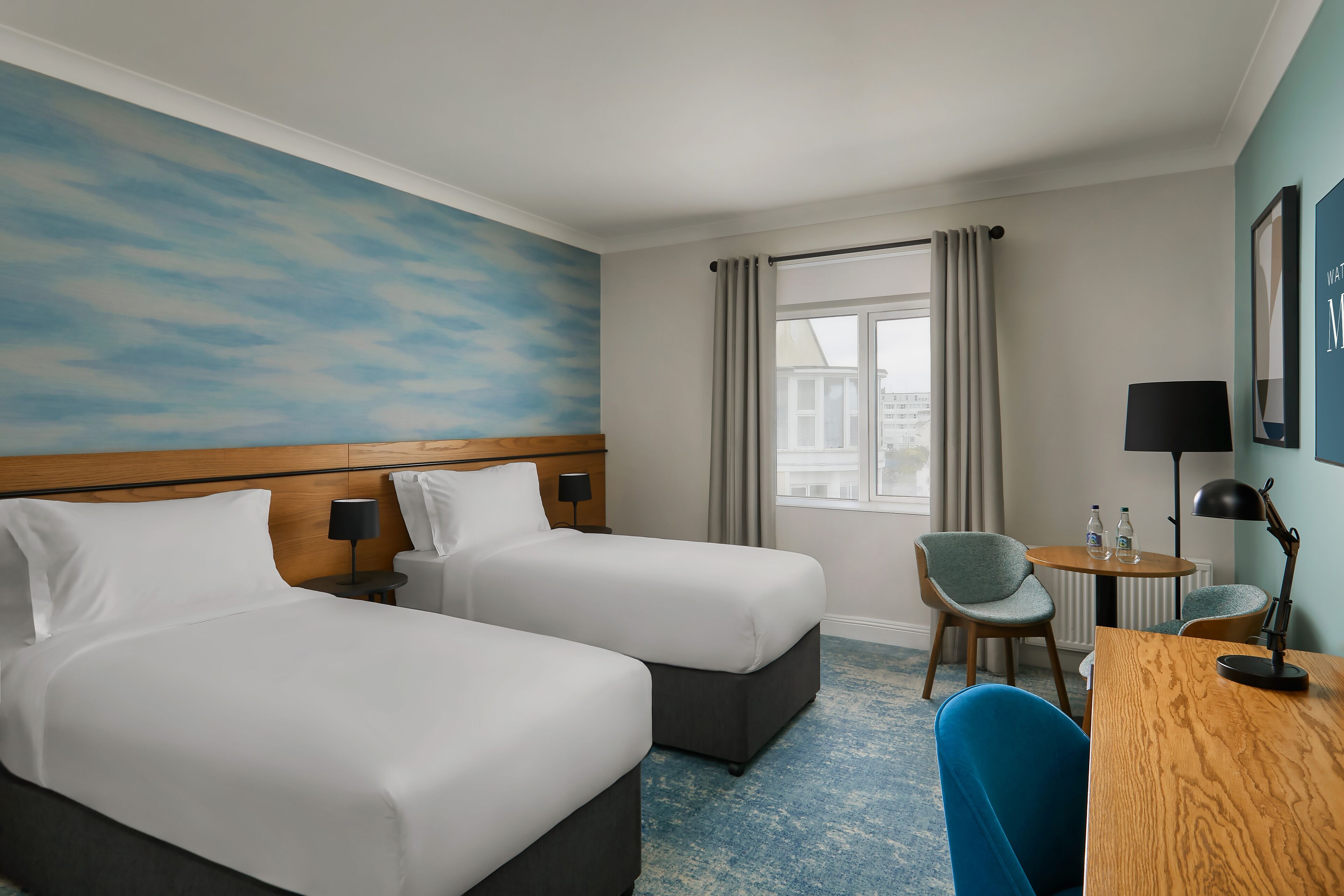 twin room | 1 bedroom, in-room safe, desk, laptop workspace