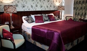 In-room safe, individually decorated, individually furnished - Killarney Court (Killarney)