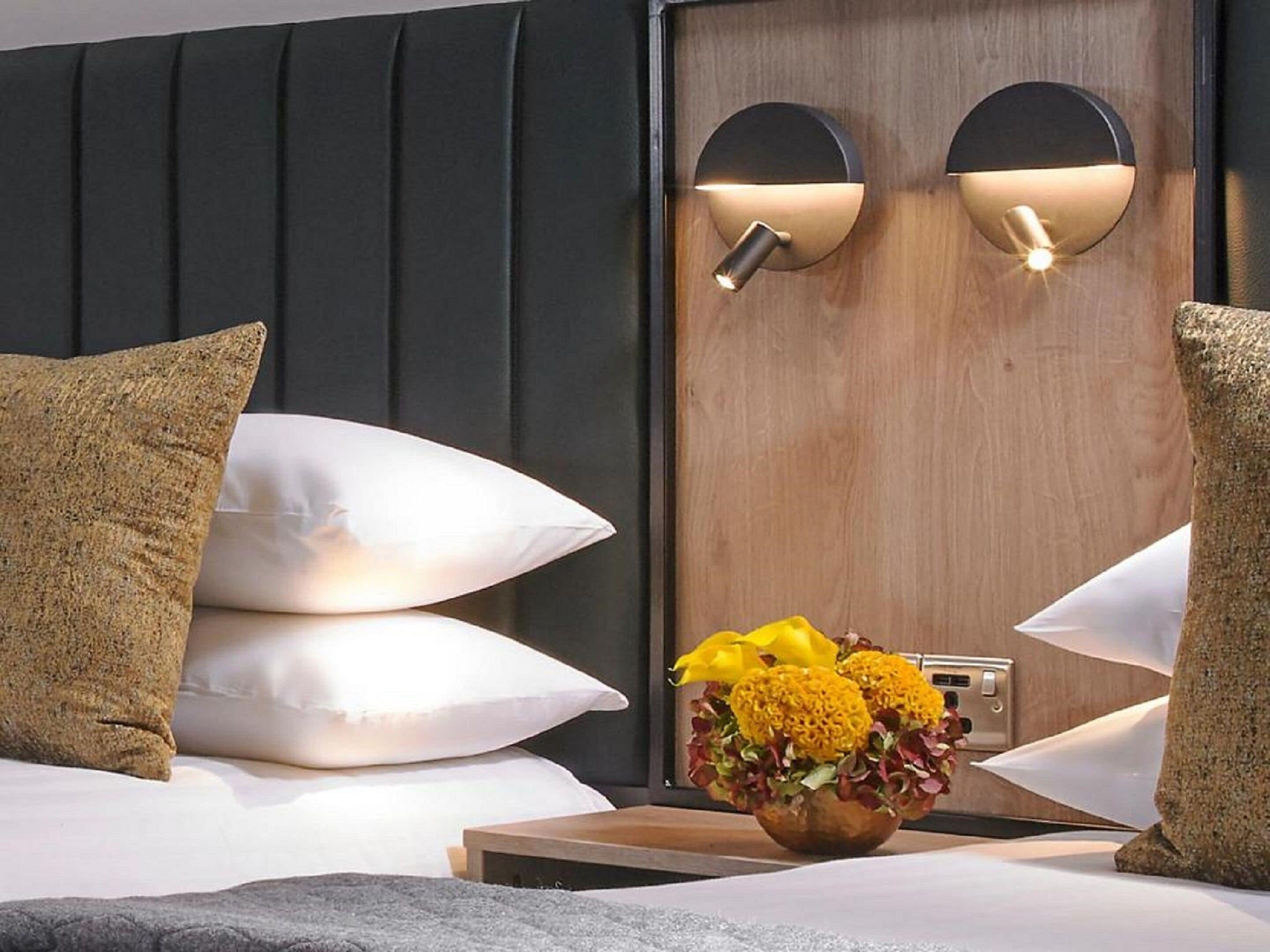 1 bedroom, hypo-allergenic bedding, desk, iron/ironing board