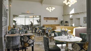 Breakfast, lunch and dinner served