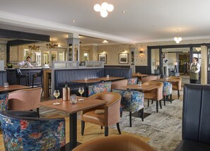 Daily full breakfast (EUR 15.00 per person)