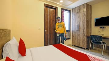 In-room safe, iron/ironing board, free WiFi
