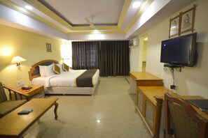 Quarto casal ou duplo superior, 1 quarto | Cofres nos quartos, ferros/tábuas de passar roupa, Wi-Fi de cortesia