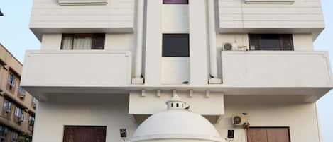 Fachada de la propiedad