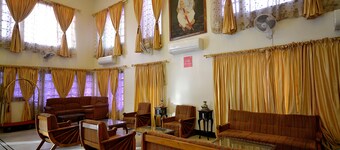 Hotel Rajputana Palace