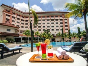 3 outdoor pools, sun loungers - The Sunan Hotel Solo (Surakarta)