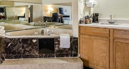 Quality Inn & Suites York East