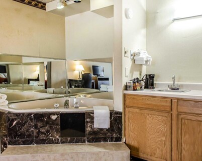 Quality Inn & Suites York East