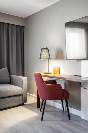 Family Room, 1 Double Bed with Sofa bed, Non Smoking | 1 bedroom, in-room safe, desk, iron/ironing board