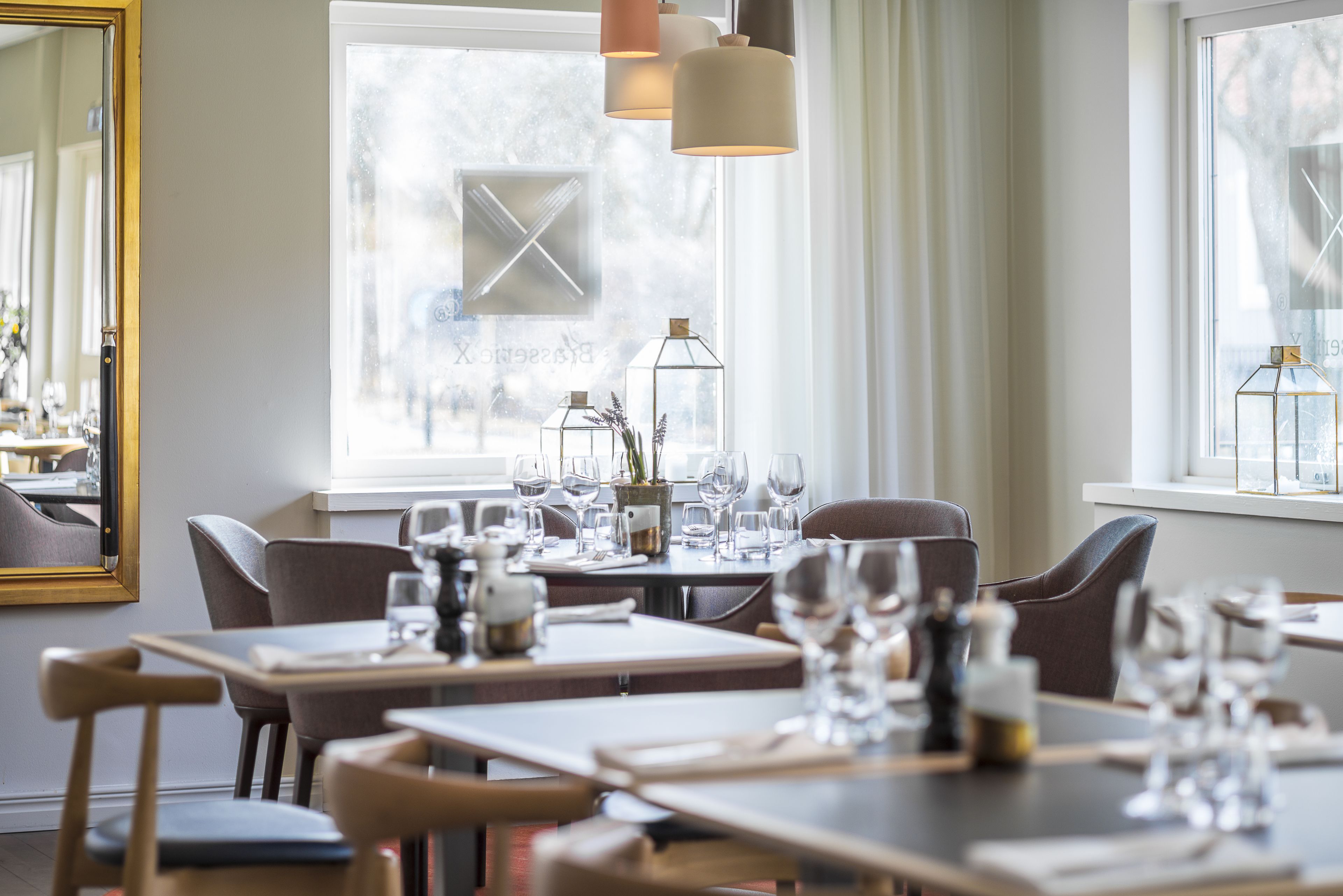 breakfast, lunch and dinner served